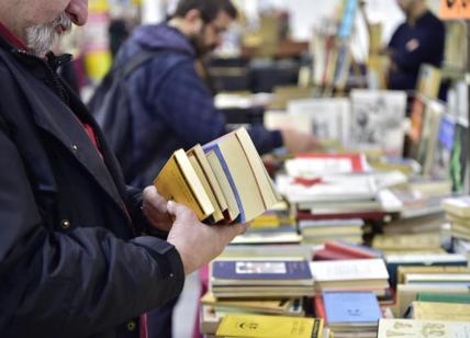 Libri: la top five dei più venduti da Feltrinelli, Mondadori, Amazon e Ibs