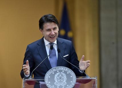 Gli italiani stanno col premier Conte. A prescindere, più 1 al 63 per cento Gli italiani stanno col premier Conte. A prescindere, più 1 al 63 per cento