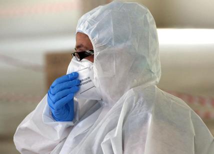Coronavirus Roma, contagi in altalena: 12 nuovi casi. Romeni in isolamento