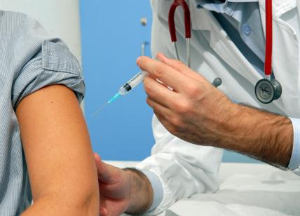 Coronavirus, vaccino: 4 italiani su 10 non lo farebbero anche se ci fosse
