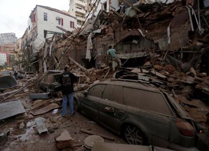 Libano: 149 morti nella doppia esplosione, lo shock si trasforma in rabbia
