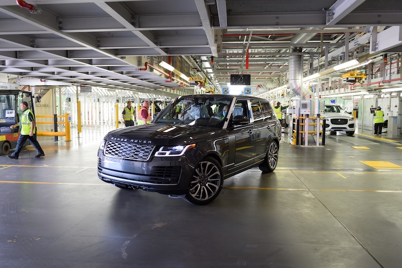 JLR first Range Rover social distance