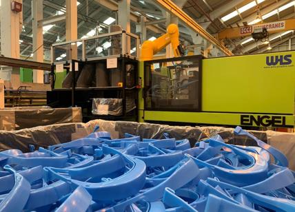 Coronavirus, Jaguar Land Rover incrementa produzione delle visiere protettive