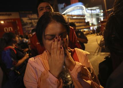 Thailandia, follia assassina al centro commerciale: 26 morti