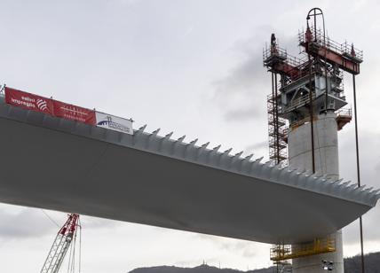 Ponte Morandi, completate tutte le 18 pile del nuovo ponte