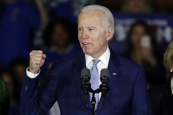 Joe Biden risorge come l’araba fenice con il voto afroamericano e moderato