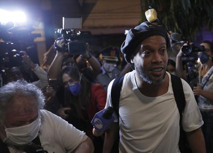 Paraguay: Ronaldinho ai domiciliari in un hotel ad Asuncion