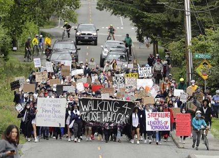Black Lives Matter, a Seattle "marcia silenziosa" contro il razzismo