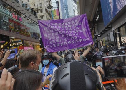 Hong Kong, in 580mila sfidano la legge e votano alle primarie pro-democrazia