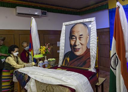 India, Dalai Lama compie 85 anni