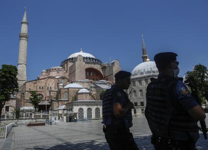 Turchia, Erdogan trasforma Santa Sofia in moschea