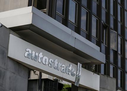 Autostrade, basta coi privati: le aziende strategiche devono tornare pubbliche
