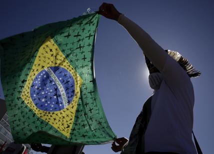 Brasile: record di morti per Covid in 24 ore, sono 1641