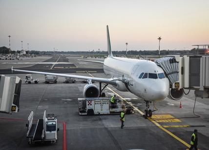 Cgil, Cisl e Uil: Alitalia-Airport Handling, a rischio 500 lavoratori