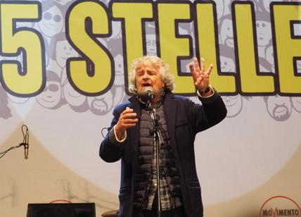 M5s, Grillo chiama i big in difesa. E scade la deadline con Casaleggio