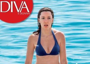 Lucia Azzolina, un po' di relax Ministra paparazzata in bikini