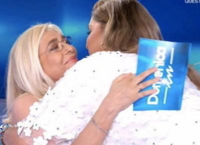 mara venier abbraccia romina power