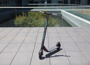 Mercedes-Benz Collection presenta le collezioni di bici e monopattini