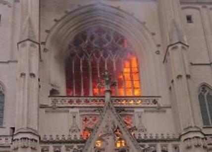 Francia: incendio alla cattedrale di Nantes