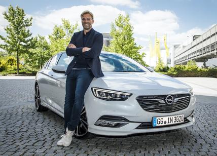 Opel si congratula con Jürgen Klopp