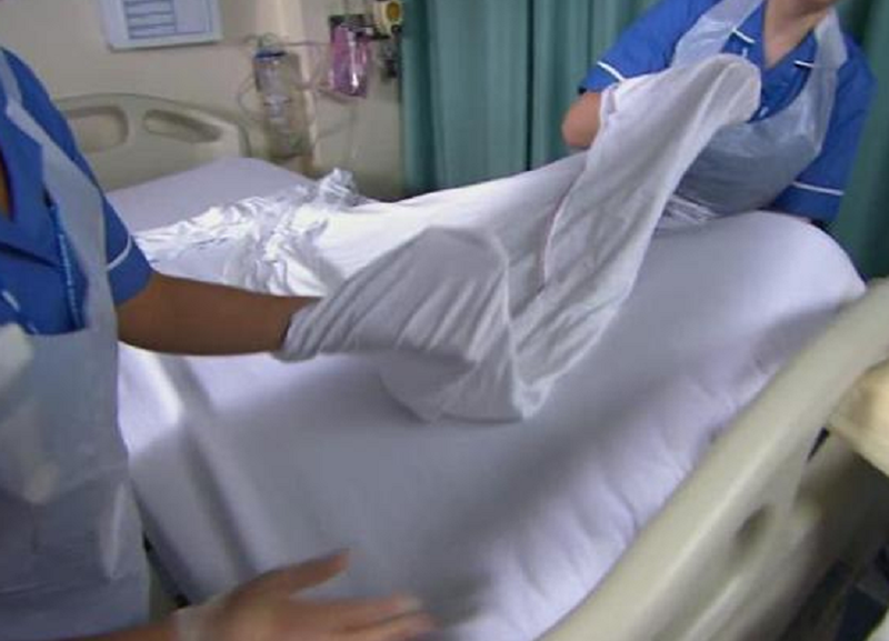 Ospedali da brivido a Roma: lenzuola di carta e zero coperte e carta igienica