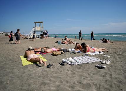Estate Roma, spiagge libere con l'app. Rivoluzione: controlli e distanziamenti