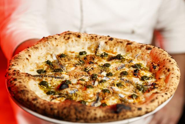 Pizza Mediterranea (ph. credits Jacopo Salvi) Pizza Mediterranea (ph. credits Jacopo Salvi)