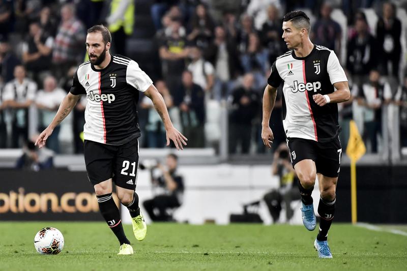 CRISTIANO RONALDO - HIGUAIN (foto Lapresse)