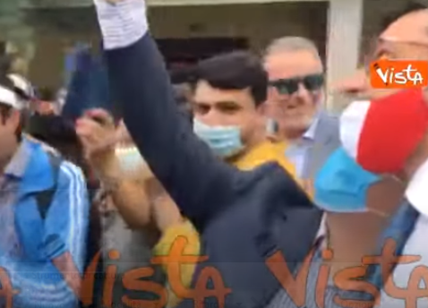 Salvini a Fermo, bagno di folla e tanti selfie. VIDEO