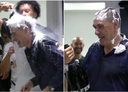 Sarri festa scudetto Juventus tra schiuma e champagne. "Dybala-Ronaldo hanno fatto la differenza"