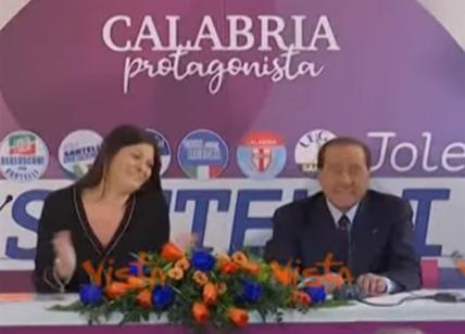 Quando Santelli disse: "A Berlusconi devo tutto". I video