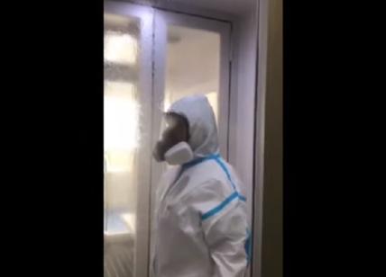 Coronavirus, all’ospedale Cotugno di Napoli docce clorate per i medici