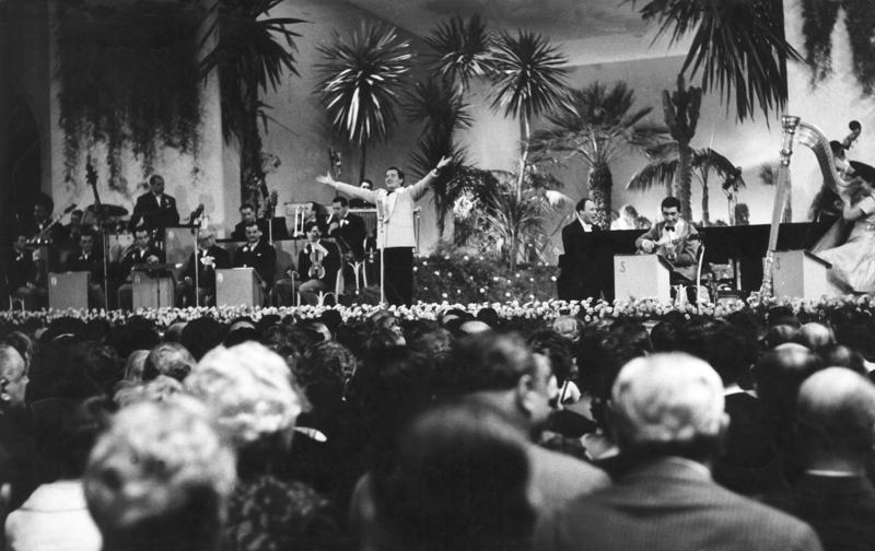 The Mall Sanremo - Domenico Modugno (1958) The Mall Sanremo - Domenico Modugno (1958)