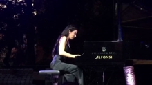 La pianista Gloria Campaner incanta l'Orto Botanico di Roma