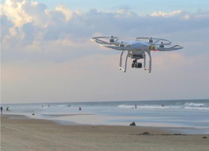 Covid-19, droni sulle spiagge per il controllo dei bagnanti