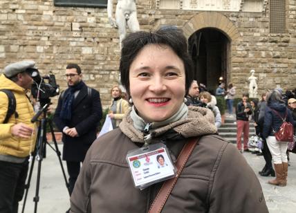 Coronavirus, flash mob delle guide turistiche in piazza Signoria a Firenze