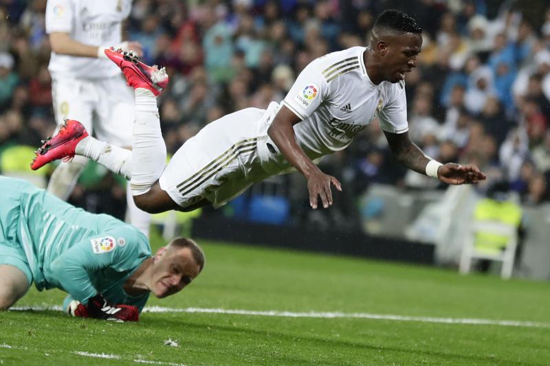 VINICIUS - TER STEGEN (foto Lapresse) VINICIUS - TER STEGEN (foto Lapresse)