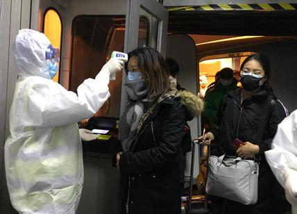 Virus, il volo da Wuhan atterrato a Fiumicino. In 202 passati al bioscanner