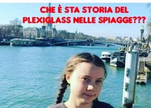 Ipotesi plexiglass in spiaggia Greta: "Me volete fa inc...?"