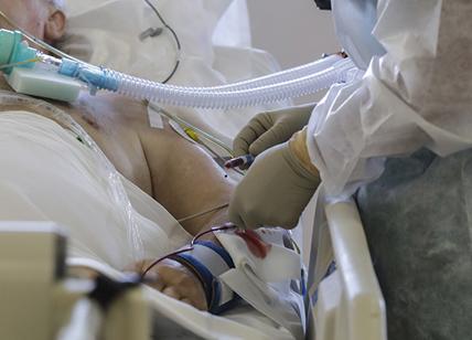 Covid, i dati smentiscono la strategia del lockdown e del vaccino