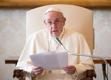 Vaticano, Papa: "Se la Chiesa si divide tra destra e sinistra dimentica Dio"