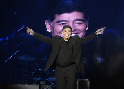 Addio a Maradona, il mondo si inchina a un genio assoluto
