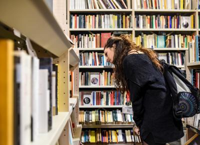 libri scrittura scrittrici lettura editoria libreria librerie ragazza donna
