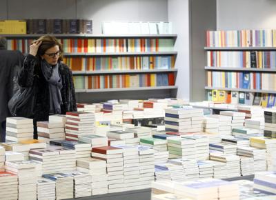 libri scrittura scrittrici lettura editoria libreria librerie ragazza donna