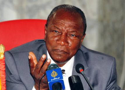 Guinea, Condé vince le elezioni ma l’opposizione contesta brogli: è caos