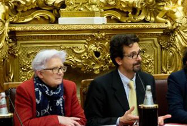 La Sen. Paola Binetti e il giornalista Lorenzo Zacchetti durante un convegno presso il Senato della Repubblia La Sen. Paola Binetti e il giornalista Lorenzo Zacchetti durante un convegno presso il Senato della Repubblia