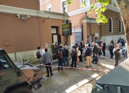 Assembramenti e zero distanziamento: caos negli uffici del Tribunale di Roma