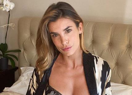 ELISABETTA CANALIS IN LINGERIE: SENSUALISSIMA IN BIANCHERIA INTIMA. LE FOTO