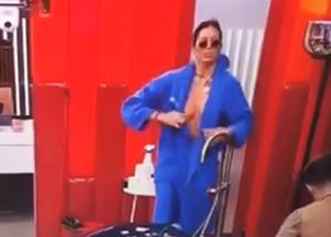 Gregoraci, si apre l'accappatoio E' senza reggiseno e... Foto-Video