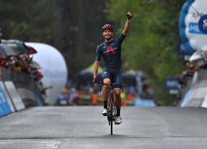 Giro d'Italia 2020, Filippo Ganna è un gigante: vince anche in salita